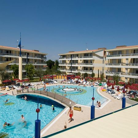 Villaggio Planetarium Resort Бибионе Экстерьер фото