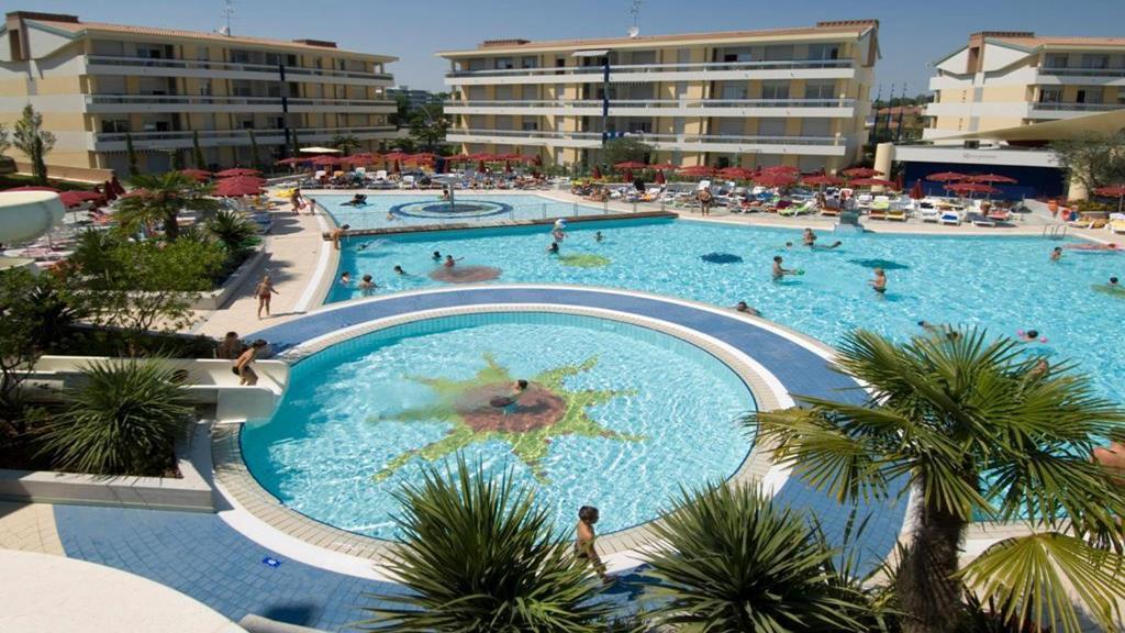 Villaggio Planetarium Resort Бибионе Экстерьер фото