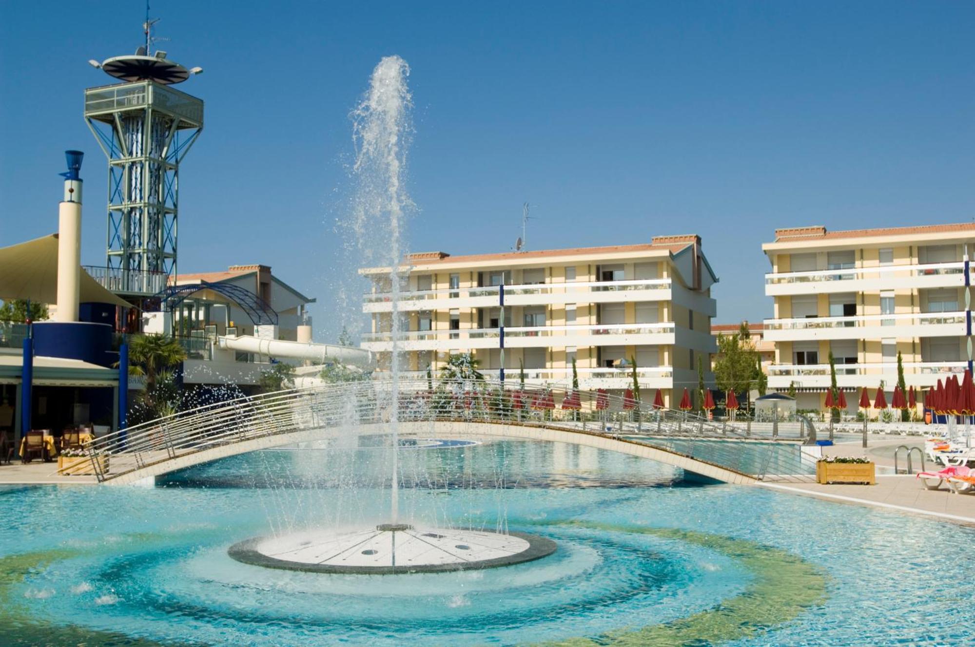 Villaggio Planetarium Resort Бибионе Экстерьер фото