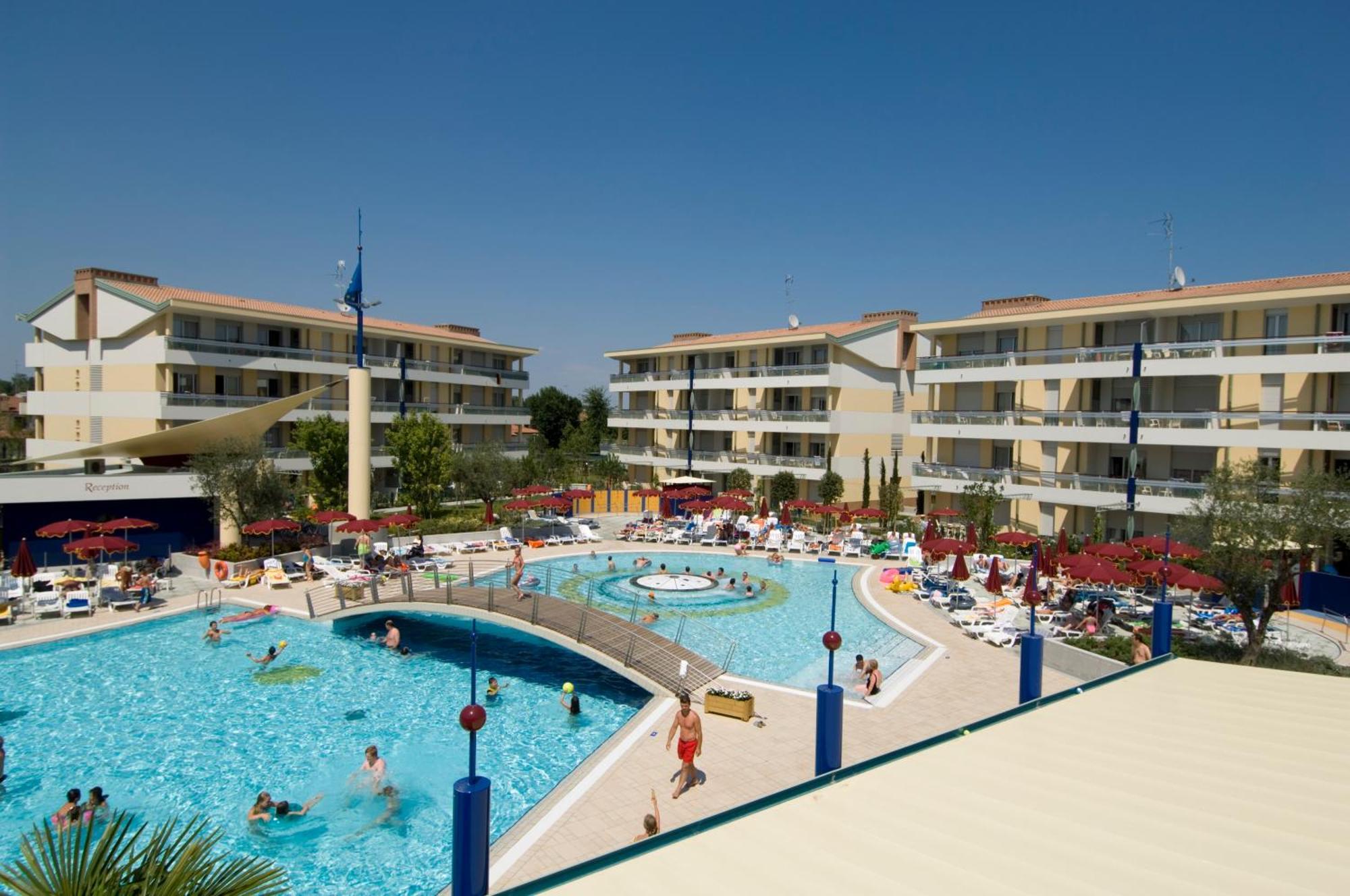 Villaggio Planetarium Resort Бибионе Экстерьер фото