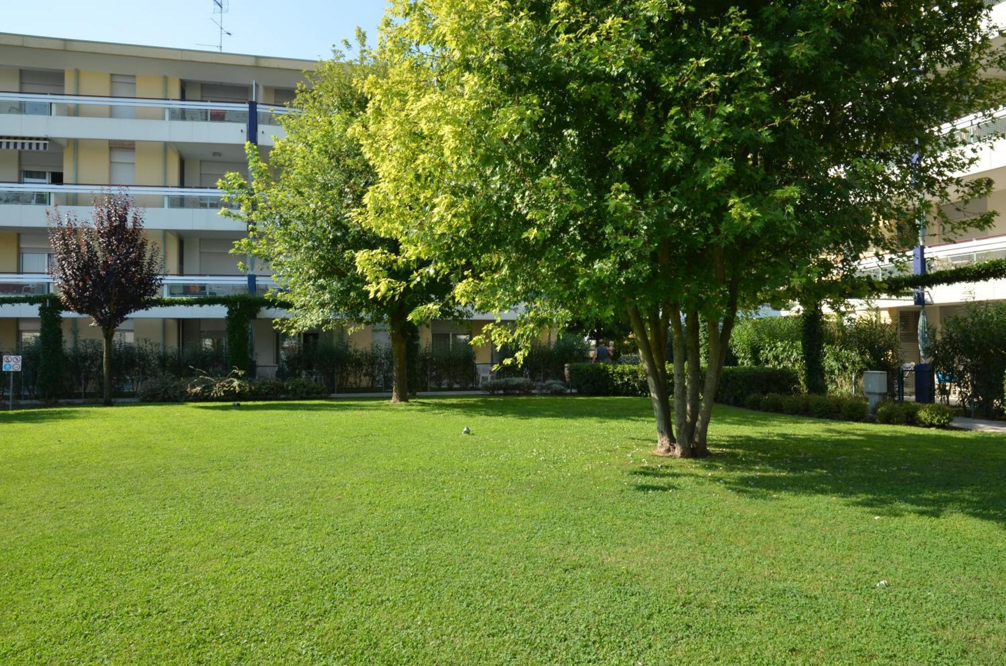 Villaggio Planetarium Resort Бибионе Экстерьер фото