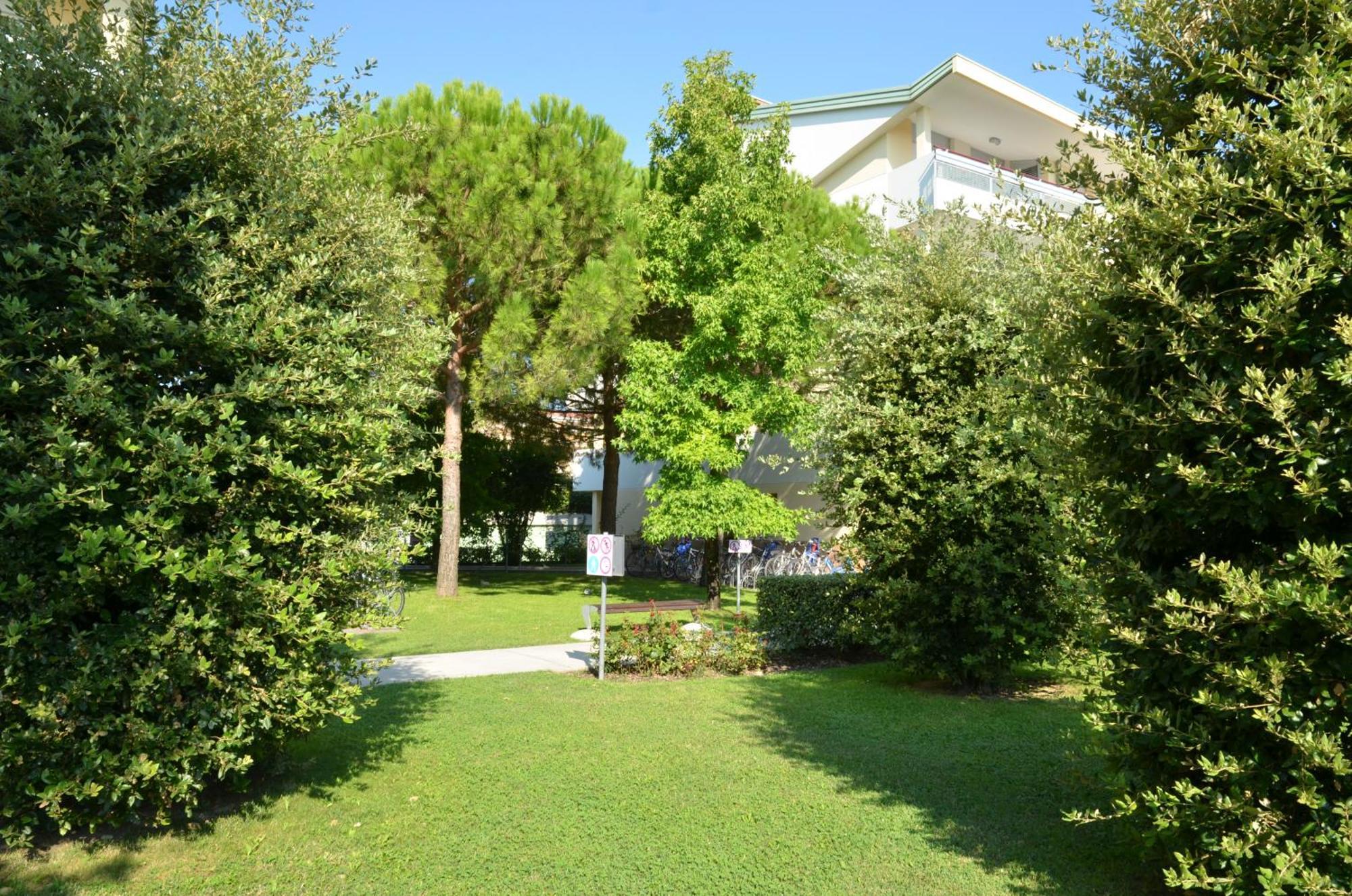 Villaggio Planetarium Resort Бибионе Экстерьер фото