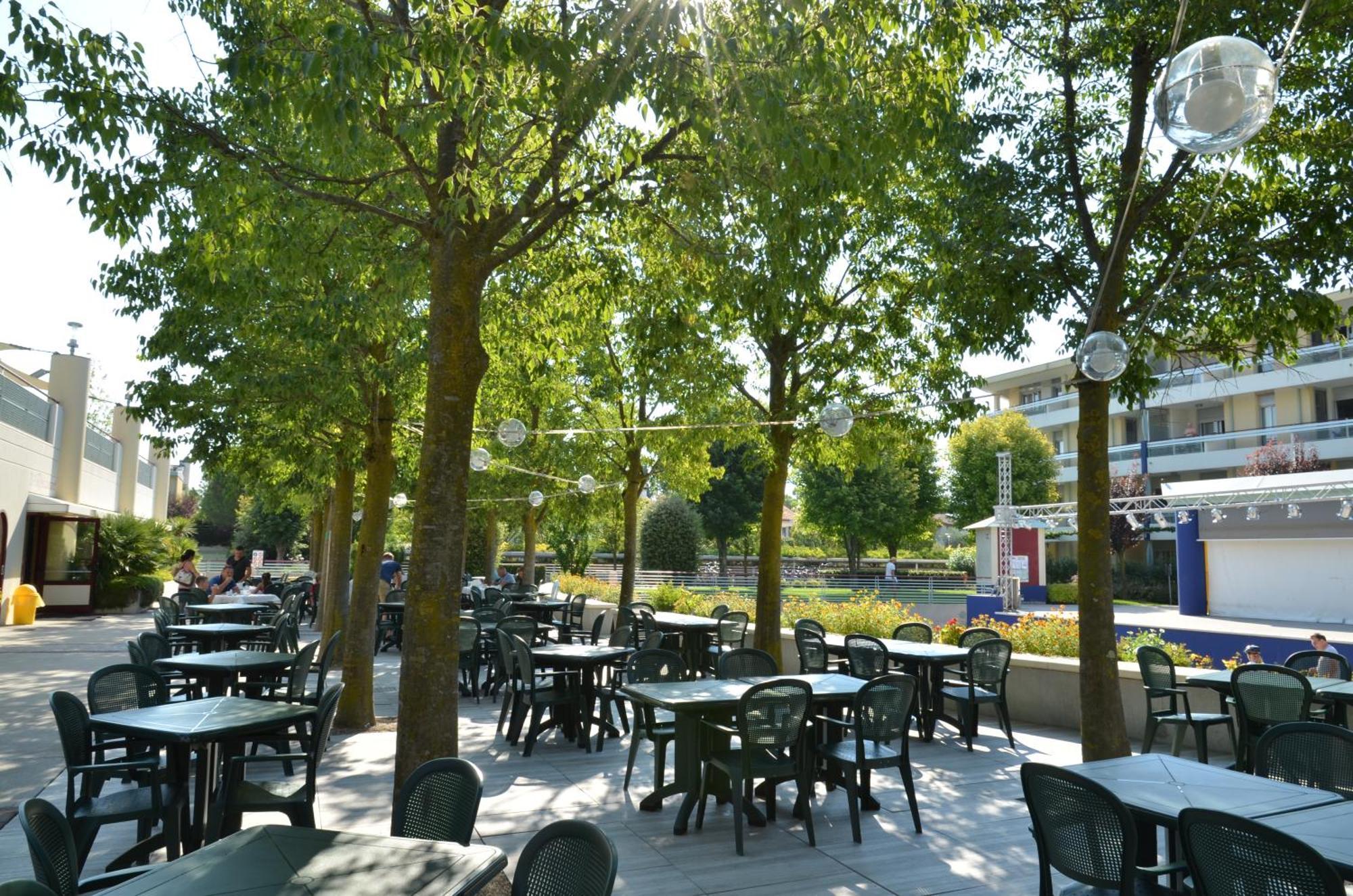 Villaggio Planetarium Resort Бибионе Экстерьер фото