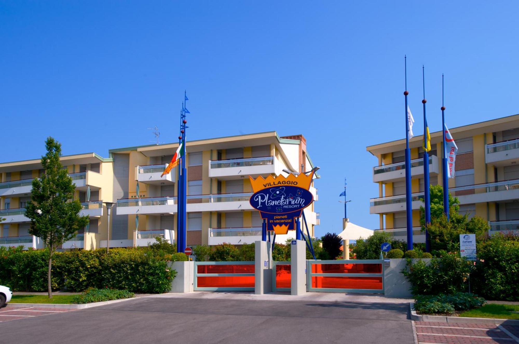 Villaggio Planetarium Resort Бибионе Экстерьер фото
