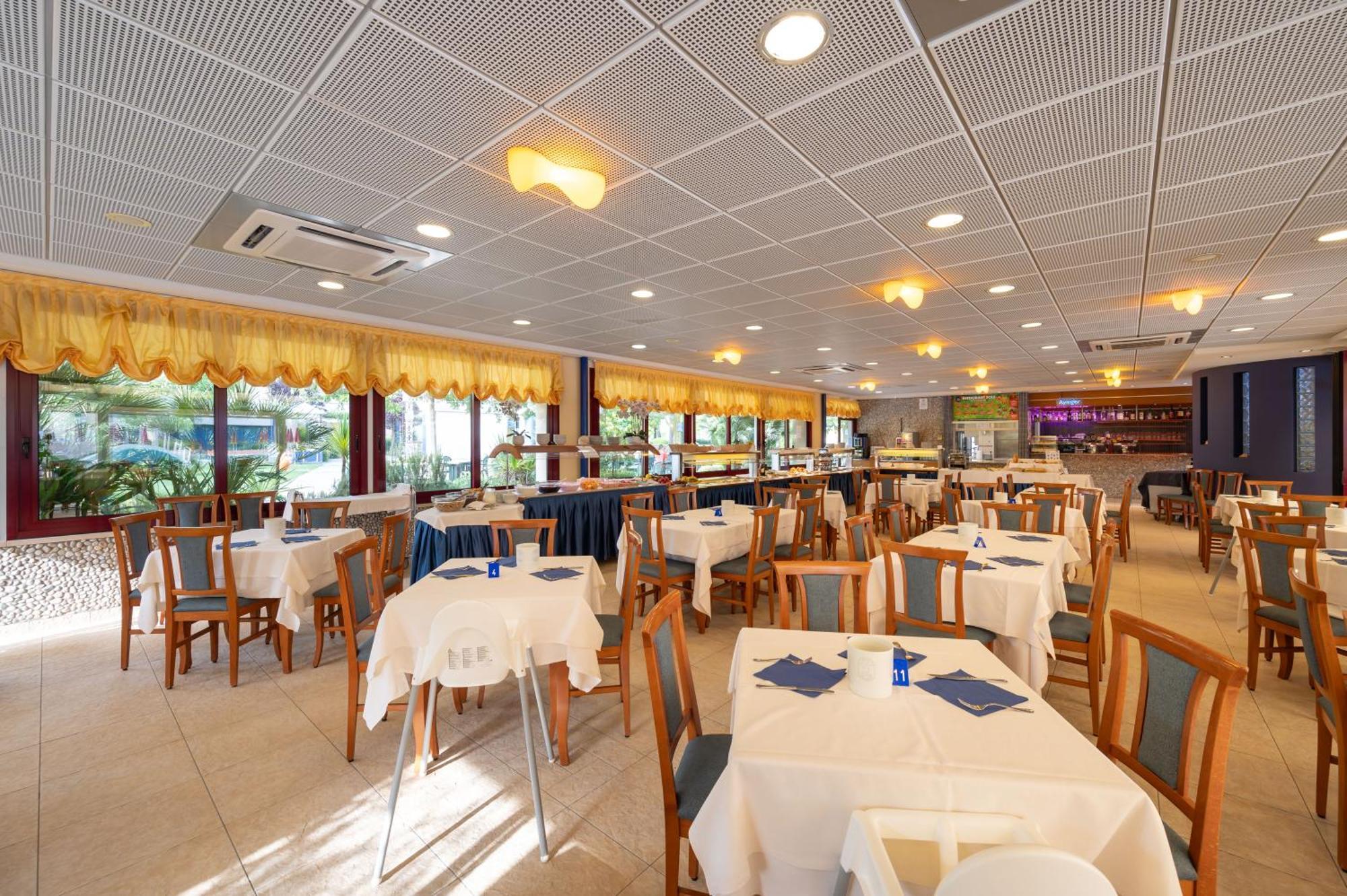 Villaggio Planetarium Resort Бибионе Экстерьер фото
