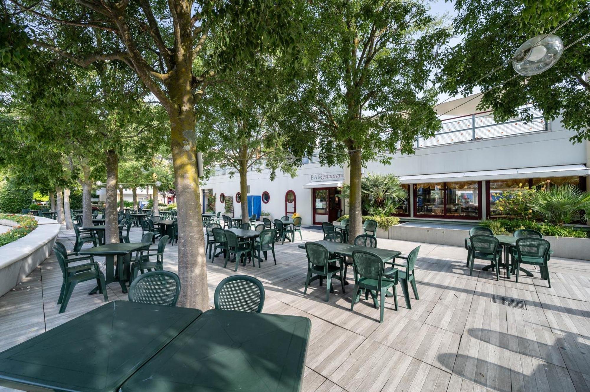 Villaggio Planetarium Resort Бибионе Экстерьер фото